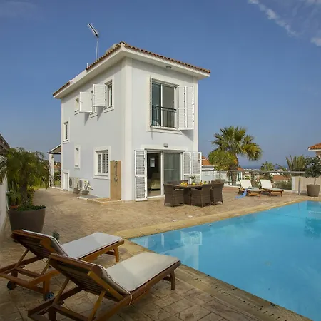 Jovanna Villa