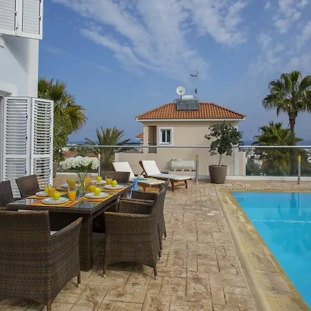 Jovanna Villa